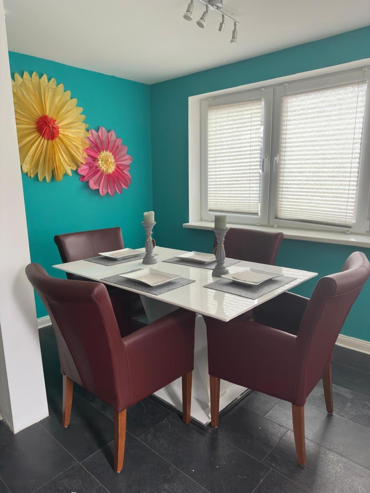 Gesamte Wohnung Mit Parkplatz Halstenbek Exterior photo